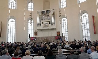 Bundesinnenministerin Nancy Faeser spricht bei der Feier zum 175-jährigen Bestehen des Deutschen Turner-Bundes in Frankfurt am Main. - Hasan Bratic/dpa