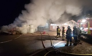 Ende Februar ist auf einem Pferdehof in Kirchlengern ein Feuer gelegt worden. Ein 30-Jähriger aus Bünde steht unter Tatverdacht und sitzt in Untersuchungshaft. - Florian Weyand