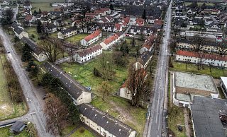 In den Häusern in Hunnebrock sind auf noch unbestimmte Zeit Flüchtlinge und Asylbewerber untergebracht. Wann die Verhandlungen mit der Bundesanstalt für Immobilienaufgaben wieder aufgenommen werden, steht in den Sternen. - Gerald Dunkel In den Häusern in Hunnebrock sind auf noch unbestimmte Zeit Flüchtlinge und Asylbewerber untergebracht. Wann die Verhandlungen mit der Bundesanstalt für Immobilienaufgaben wieder aufgenommen werden, steht in den Sternen. - Gerald Dunkel