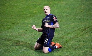 Doppeltorschütze Sven Michel, der hier seinen 3:1-Treffer feiert, war beim Paderborner Pokal-Erfolg in Köpenick der Matchwinner. - picture alliance / nordphoto