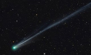 Gleich zwei Kometen können Sterngucker und Hobby-Astronomen vor allem in der zweiten Oktoberhälfte am Nachthimmel beobachten: Swan und Lemmon. Der hellgrünen Komet Lemmon ist bereits am Nachthimmel zu sehen. - Brennan Gilmore/Brennan Gilmore/