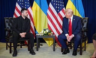 Präsident Donald Trump trifft sich mit dem ukrainischen Präsidenten Wolodymyr Selenskyj am Rande der Generaldebatte der UN-Vollversammlung. - Evan Vucci/AP/dpa