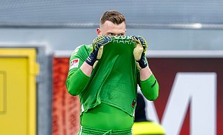 Ein Patzer von SCP-Keeper Markus Schubert führte zum zwischenzeitlichen 0:2 gegen den Karslruher SC. - David Inderlied/dpa