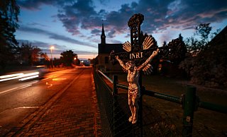 Viele Menschen nutzen die Osterfeiertage lieber für einen Kurzurlaub, als sie als christliches Ereignis anzusehen. - Thomas Banneyer/dpa