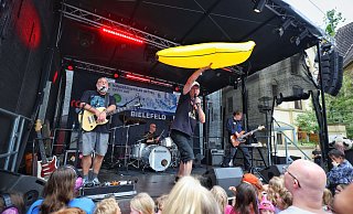 Die ewig junge Kinderband "Randale" auf dem Süsterplatz. - Oliver Krato