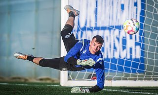 Torwart Arne Schulz, hier im Wintertrainingslager der Arminia im spanischen Benidorm, wechselt aus Bielefeld an die Pader. - Sarah Jonek