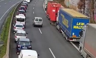 Der Rückwärts-Fahrer auf der A30. - Facebook-User