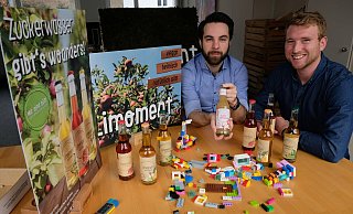 Phillip Marsell (l.) und Lars Timmermann sind Gesellschafter von "Limoment", das immer erfolgreicher ist. Die Lego-Steine helfen beim kreativen Denken. - Susanne Lahr