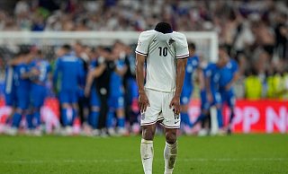 Die Engländer um Jude Bellingham kamen gegen Slowenien nicht über ein 0:0 hinaus. - Martin Meissner/AP/dpa