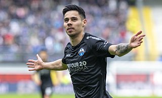Hier jubelt SCP-Akteur Raphael Obermair über seinen Elfmetertreffer im Heimspiel gegen Elversberg. - picture alliance/dpa