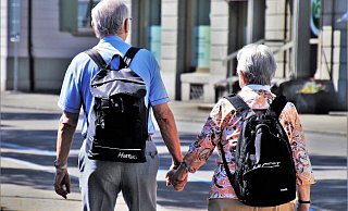 Nach einer coronabedingten Nullrunde sollen die Altersbezüge der Rentner im nächsten Jahr wieder deutlich steigen. Doch die Ampel-Koalition tritt auf die Bremse. - Pixabay/Symbolfoto