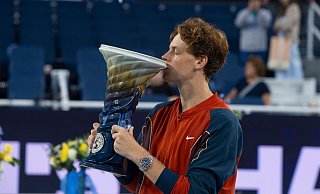Jannik Sinner bejubelt den Titel beim Turnier in Cincinnati. - Wally Nell/ZUMA Press Wire/dpa