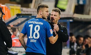 Trainer Lukas Kwasniok schenkt gegen Rostock dem noch torlosen Dennis Srbeny wieder sein Vertrauen. - Besim Mazhiqi