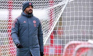 Bayern-Trainer Vincent Kompany hofft auf einen Sieg. - Sven Hoppe/dpa