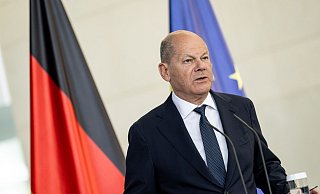 Bundeskanzler Olaf Scholz (SPD) spricht auf einer Pressekonferenz. - Fabian Sommer/dpa