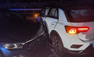 Ein weißer T-Roc von der Insel Rügen kollidiert im westfälischen Steinheim mit einem VW Passat mit Straubinger Kennzeichen. - Burkhard Battran