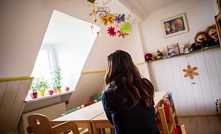 14 Familienzimmer gibt es im Frauenhaus Paderborn. Viel zu wenig: 136 Frauen mussten im vergangenen Jahr abgewiesen werden. - picture alliance / dpa