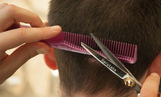 Seit Mitte Dezember müssen alle Friseur-Salons geschlossen bleiben.  - Symbolfoto/Pixabay