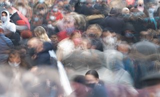 Einer Studie zufolge sinkt der Anteil der Menschen, die Integration für den richtigen Weg halten. - Foto: Sebastian Gollnow/dpa