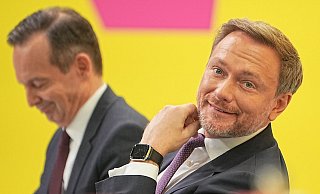 Christian Lindner (r) ist designierter Finanzminister, Volker Wissing wird Verkehrsminister. - Foto: Michael Kappeler/dpa