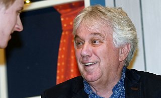 „Ich habe schon öfter Plätzchen ausgestochen und verziert", sagt Rolf Zuckowski. Das Backen überlässt er dagegen seiner Familie. - Barbara Franke