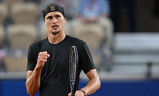 Alexander Zverev musste mit dem Viertelfinal-Aus in Paris eine Enttäuschung hinnehmen, in Montreal bleibt er im Titelrennen. - Sven Hoppe/dpa