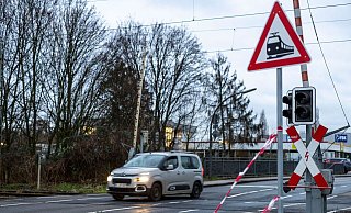 Bei einem tödlichen Unfall in Recklinghausen sind zwei Jungen von einem Güterzug erfasst worden. - Christoph Reichwein/dpa