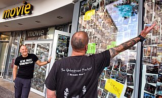 Solidaritätsaktion: Stammgäste des Movie stellten vor genau einem Jahr 1.000 Fotos zusammen. - Barbara Franke