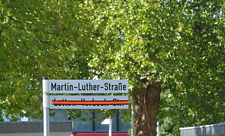 Die Martin-Luther-Straße in Halle im Kreis Gütersloh. - N. Donath