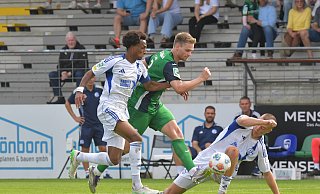 Nach einer bitteren ersten Hälfte muss sich der FC Gütersloh gegenFC Schalke 04 II mit einem 1:3 geschlagen geben. - Jens Dünhölter
