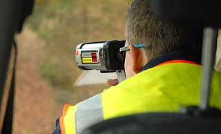 Kontrolliert: Die Polizei blitzte zu schnelle Autofahrer auf der Umleitungsstrecke. - Polizei