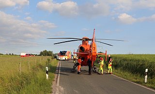 Der Unfall erreignete sich auf der K64 bei Kollerbeck. Der Verunglückte wurde mit einem Rettungshubschrauber ins Krankenhaus gebracht. - Polizei Höxter