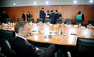 Bundedsfinanzminister Christian Lindner (FDP) in einer Sitzung des Bundeskabinetts im Bundeskanzleramt. - Kay Nietfeld/dpa