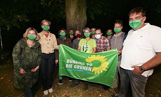 Sie hatten allen Grund für Partylaune. Die Grünen holten aus dem Stand sechs Sitze im Gemeinderat und 21,8 Prozent der Stimmen. Sie traten zum ersten Mal überhaupt in Rödinghausen an. - GERALD DUNKEL