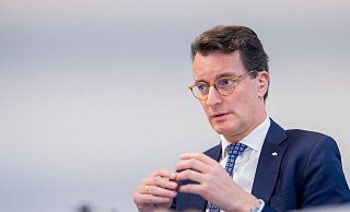 «Die Europawahl wird zum Gradmesser für die Stärke der inneren Verfassung unserer Demokratie»: Hendrik Wüst. - Rolf Vennenbernd/dpa