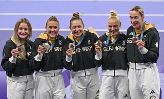 Die Staffel-Frauen danken auch dem kranken Trainer. - Sven Hoppe/dpa