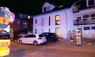 Zwei Bewohner wurden vom Rettungsdienst medizinisch behandelt. - Ralph Meyer
