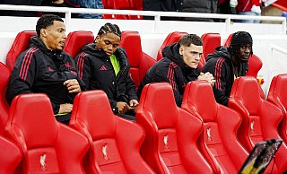 Florian Wirtz (2. v. r.) und der FC Liverpool befinden sich in einer schwierigen Phase. - Peter Byrne/PA Wire/dpa