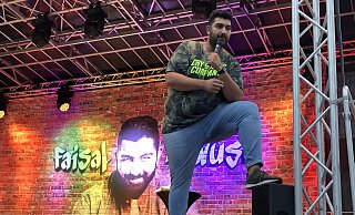Seine Fans lieben Faisal Kawusi für seinen derben Humor und seine Selbstironie. - Carmen Behrens