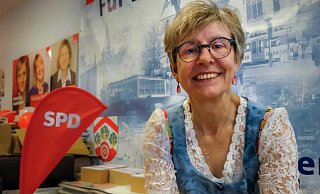 Regina Kopp-Herr wird als Bezirksbürgermeisterin von Brackwede abgelöst. Gerne hätte sie noch einmal den Schweinemarkt eröffnet – im selbst  genähten Dirndl. - Susanne Lahr