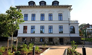 Die Villa an der Jahnstraße 6 leuchtet wieder in alter Fabrikantenherrlichkeit. - Frank-Michael Kiel-Steinkamp