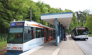 Bislang fährt die Stadtbahnlinie 1 nur bis zur Wendeschleife in Senne. Ob es zu einer Verlängerung nach Sennestadt wirklich kommt, ist fraglich. - Silke Kröger