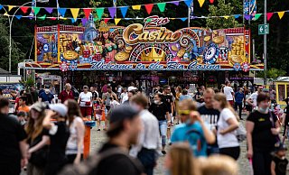 Laut neuer Coronaschutzverordnung sind ab heute wieder Volksfeste und Co. erlaubt, wenn die landesweite und die kommunale Inzidenz stabil unter 10 liegen. - picture alliance/dpa