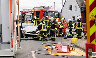 Bei dem Unfall in Ubbedissen wurde eine Frau schwer verletzt.  - Christian Mathiesen