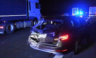 Der Skoda wurde beim Unfall auf der A2 erheblich beschädigt. - Andreas Eickhoff