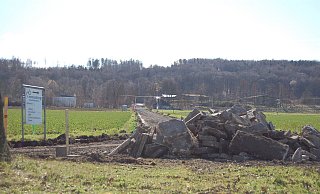Vor allem im unteren Bereich in Nord-Süd-Richtung war die Langenhegge marode. Mit dem Ausbau des ersten Abschnittes wurde jetzt begonnen. - Sandra Spieker