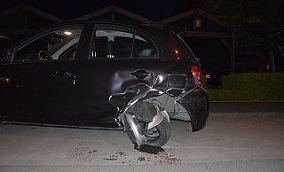 Der geparkte Nissan Micra wurde schwer beschädigt. - Polizei Herford