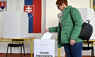 In der Stichwahl trifft Ex-Außenminister Ivan Korcok auf den sozialdemokratischen Parlamentspräsidenten Peter Pellegrini. - Roman Hanc/TASR/dpa