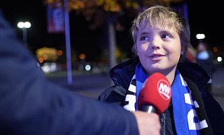 In der zweiten Runde im DFB-Pokal ist der SC Paderborn gegen Bayer Leverkusen ausgeschieden. Die Fans sind trotzdem zufrieden und blicken bereits auf die Liga, wo ihr Verein derzeit auf Erfolgskurs ist. - Video Screenshot/Pauline Maus