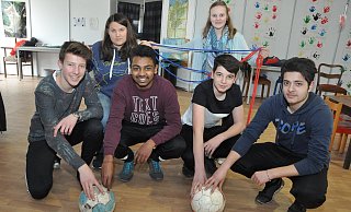 Engagieren sich: Luca Pollem (v. l.), Jessica Kirsch, Thulashi Telakeswaran, Johanna Hermann, David Lynn und Cudi Akay. - Karin Prignitz